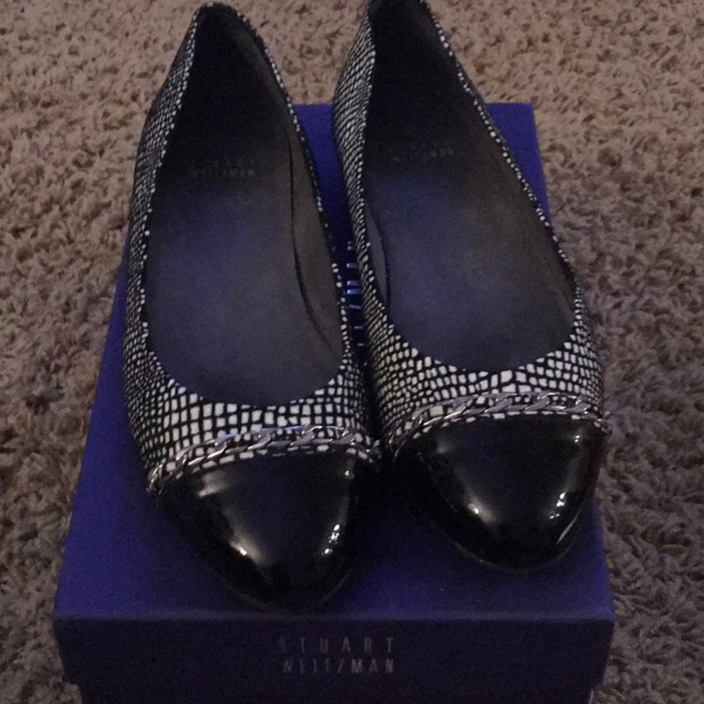 Stuart Weitzman Platsway Black and white flat